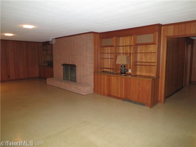 309 Deerglade Road Northwest Winston-Salem, NC 27104 - Photo 14 of 16 Playroom.