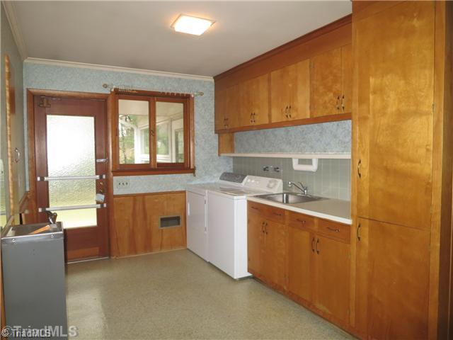 309 Deerglade Road Northwest Winston-Salem, NC 27104 - Photo 7 of 16 Laundry Room.