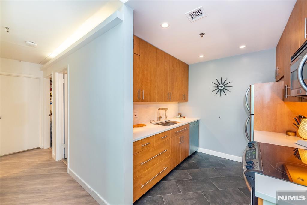 260 Main Street, Unit 313 Little Falls, NJ 07424 - Photo 15 of 32