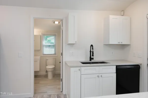 $325,000 | 1008 Earnest Street, Johnson City, TN 37604
