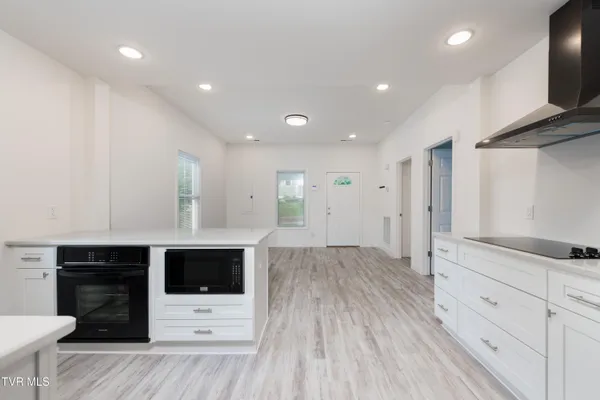 $325,000 | 1008 Earnest Street, Johnson City, TN 37604