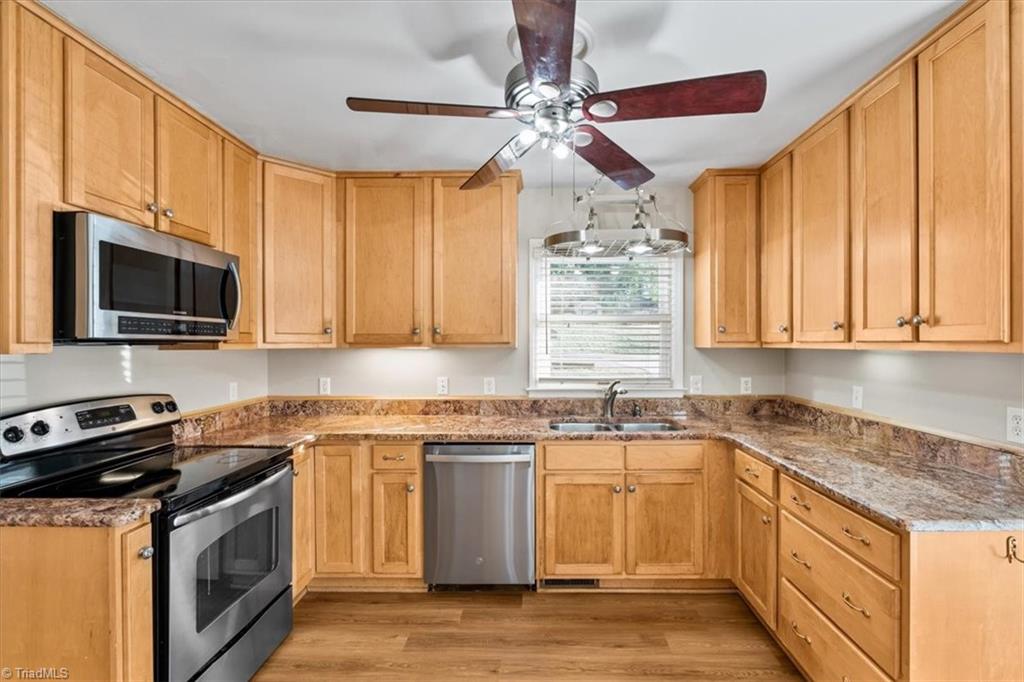 5610 Fleming Terrace Road Greensboro, NC 27410 - Photo 8 of 50