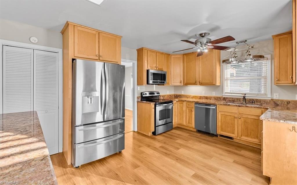 5610 Fleming Terrace Road Greensboro, NC 27410 - Photo 10 of 50 Kitchen includes all appliances