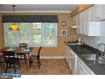 525 Covered Bridge Road Cherry Hill, NJ 08034 - Photo 8 of 12 Kitchen