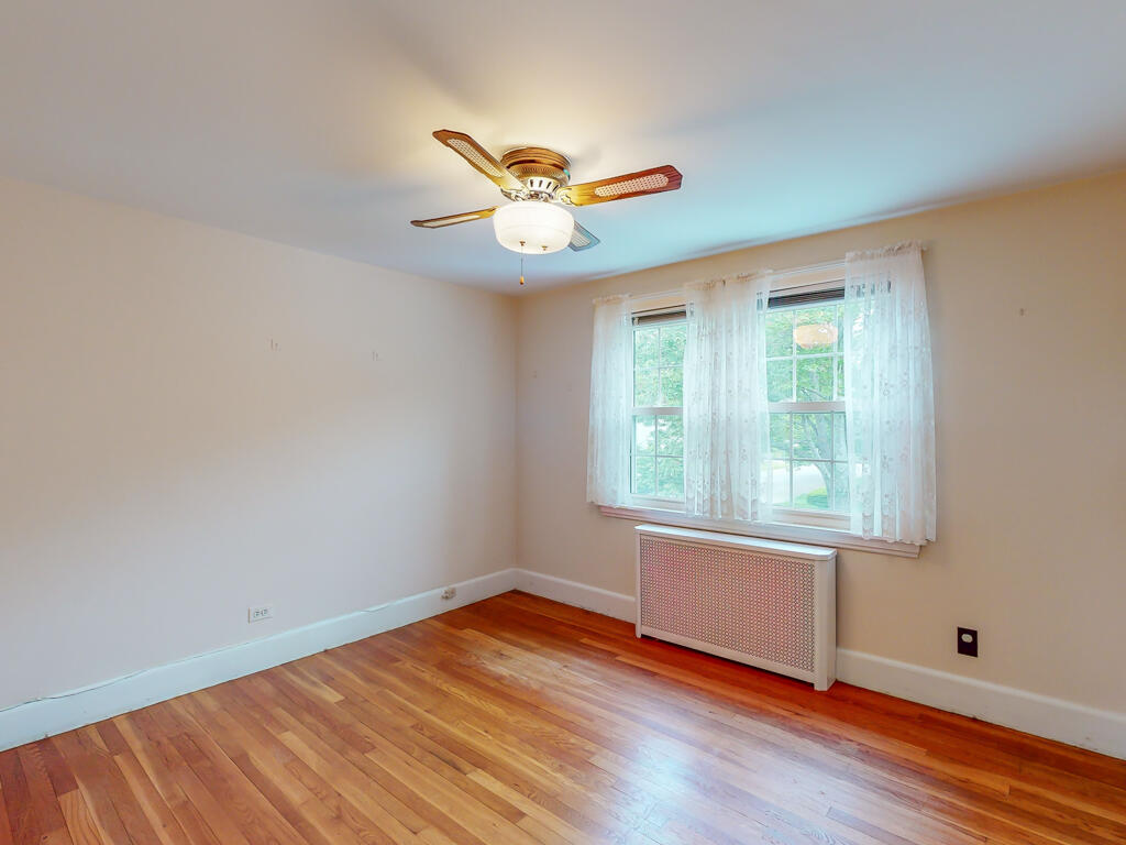 5 Derby Road South Portland, ME 04106 - Photo 10 of 28 5DerbyLn-SouthPortland-11