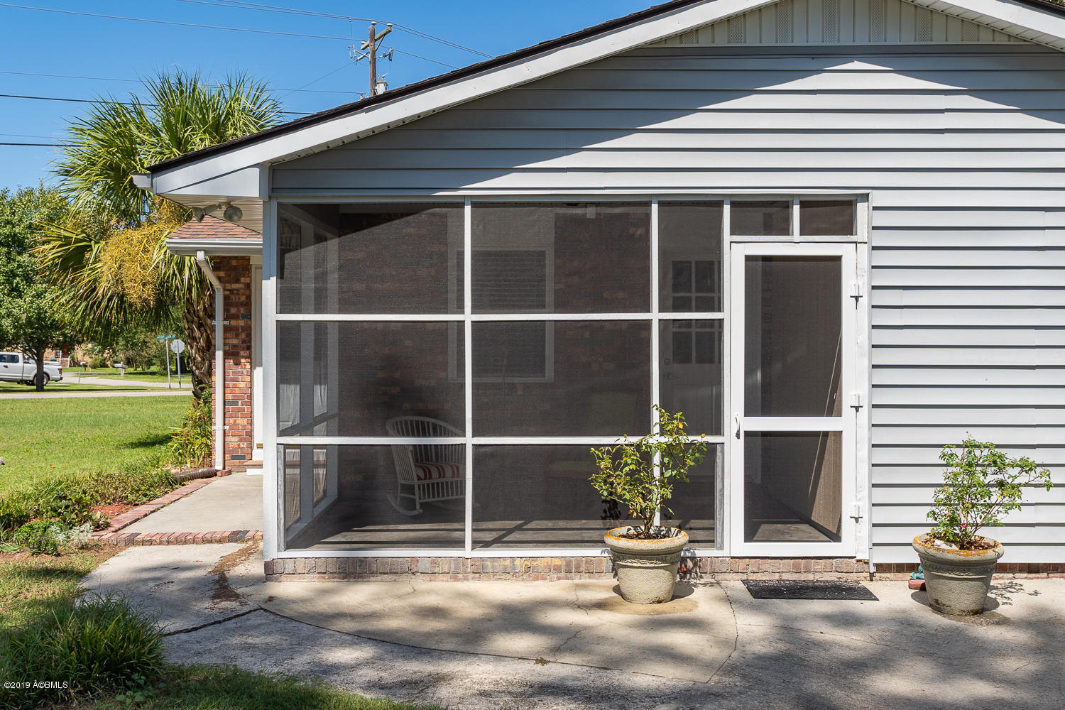 2809 State Rd S-7-423 Beaufort, SC 29902 - Photo 26 of 31 Screen Porch