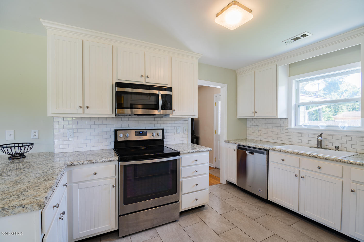 2809 State Rd S-7-423 Beaufort, SC 29902 - Photo 9 of 31 Kitchen 1.3
