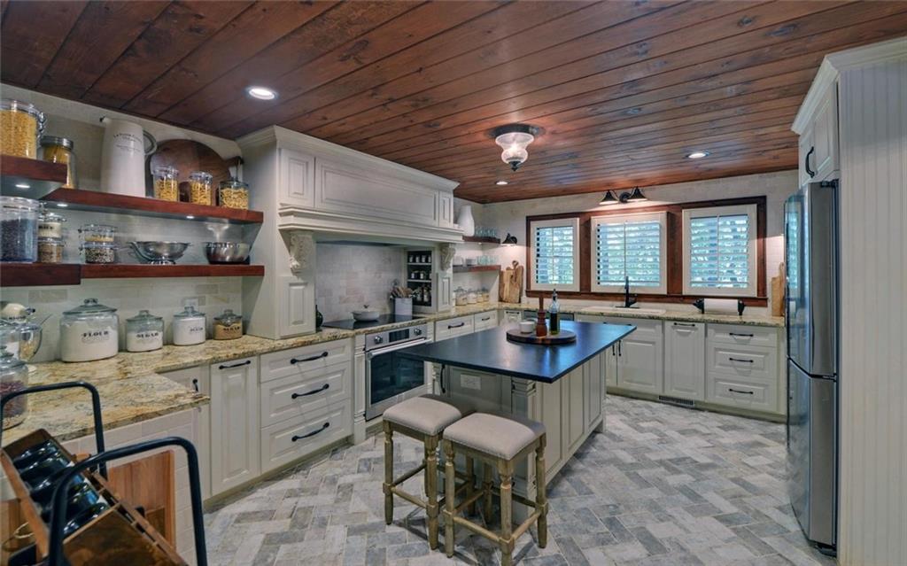 368 Stancil Dyer Road Dahlonega, GA 30533 - Photo 12 of 80