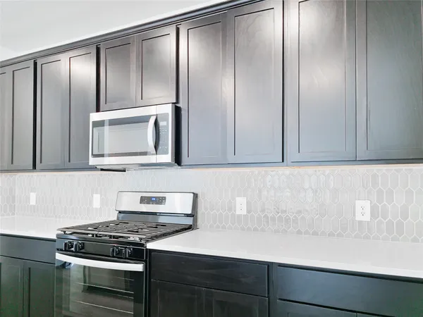 $2,699 | 136 Holmby Drive, Hutto, TX 78634