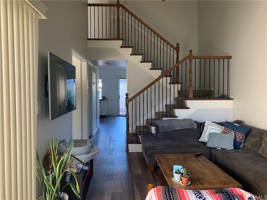 1315 Camelot Drive Corona, CA 92882 - Photo 3 of 16