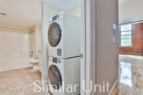 $2,285 | 670 North Commercial Street, Unit 11, Manchester, NH 03101