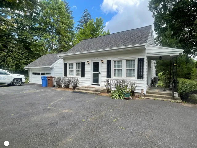 $3,000 | 130 Huntington Street, Shelton, CT 06484