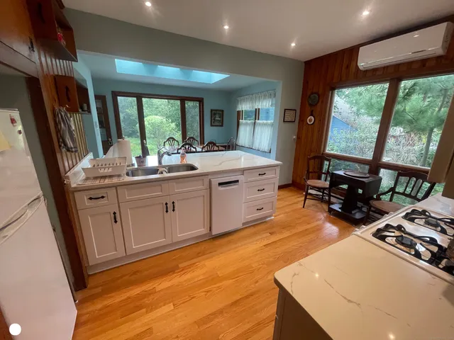 $3,000 | 130 Huntington Street, Shelton, CT 06484