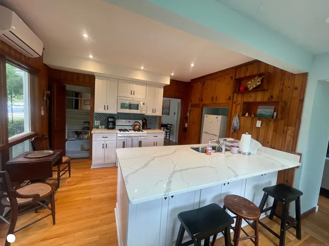 $3,000 | 130 Huntington Street, Shelton, CT 06484