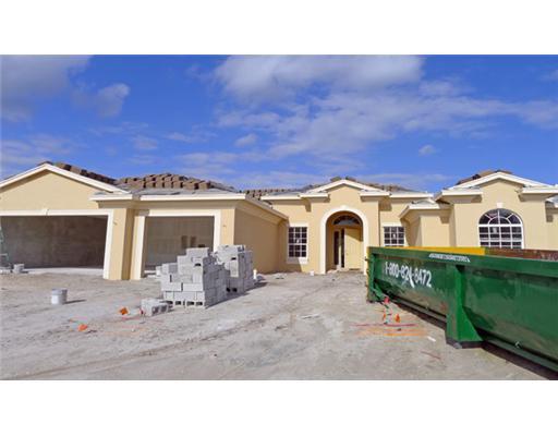 551 Southwest Lost River Road, Unit 4 Stuart, FL 34997 - Photo 1 of 25 Primary Photo