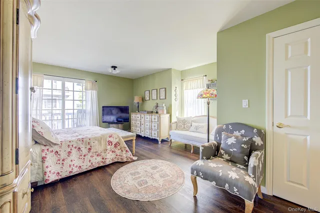 $878,000 | 168-03 Powells Cove Boulevard, Unit 13 | Beechhurst