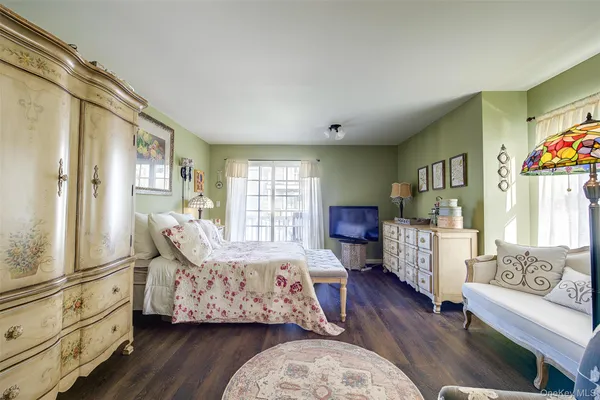 $878,000 | 168-03 Powells Cove Boulevard, Unit 13 | Beechhurst