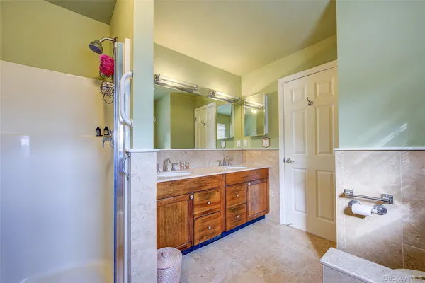 $878,000 | 168-03 Powells Cove Boulevard, Unit 13 | Beechhurst