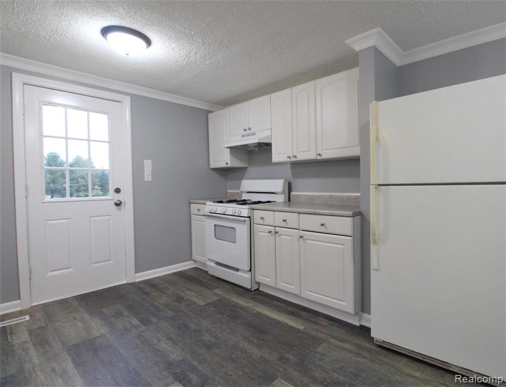 3323 Lum Road Lapeer, MI 48446 - Photo 6 of 35