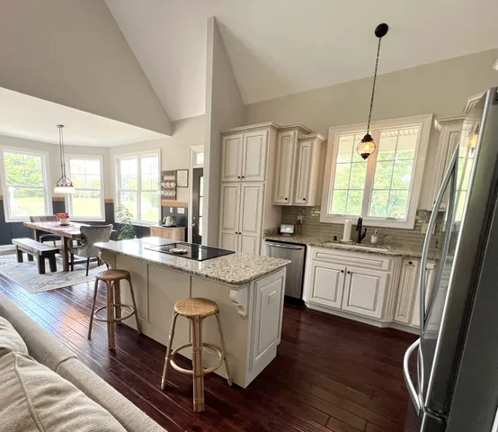 $757,500 | 1136 Dimple Road, Chapmansboro, TN 37035