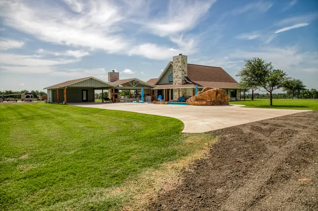 $4,100,000 | 18581 William Penn Road, Washington, TX 77880