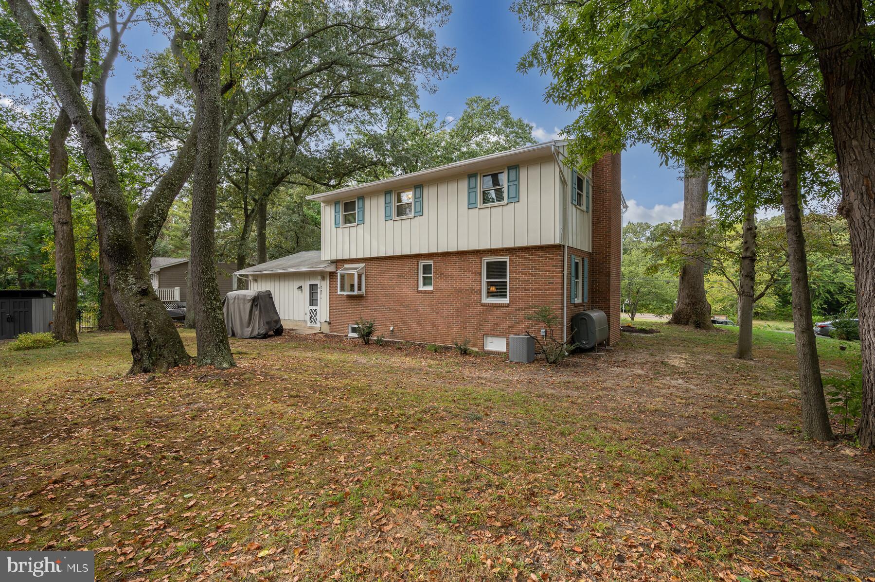 414 Edgewater Road Pasadena, MD 21122 - Photo 11 of 40 Great, private back yard!