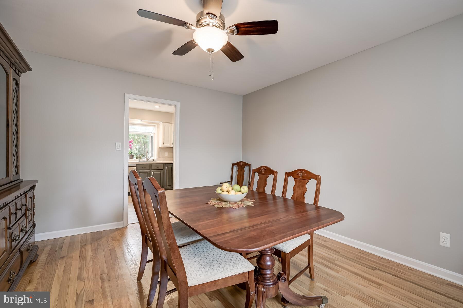 414 Edgewater Road Pasadena, MD 21122 - Photo 17 of 40 Dining room off kitchen
