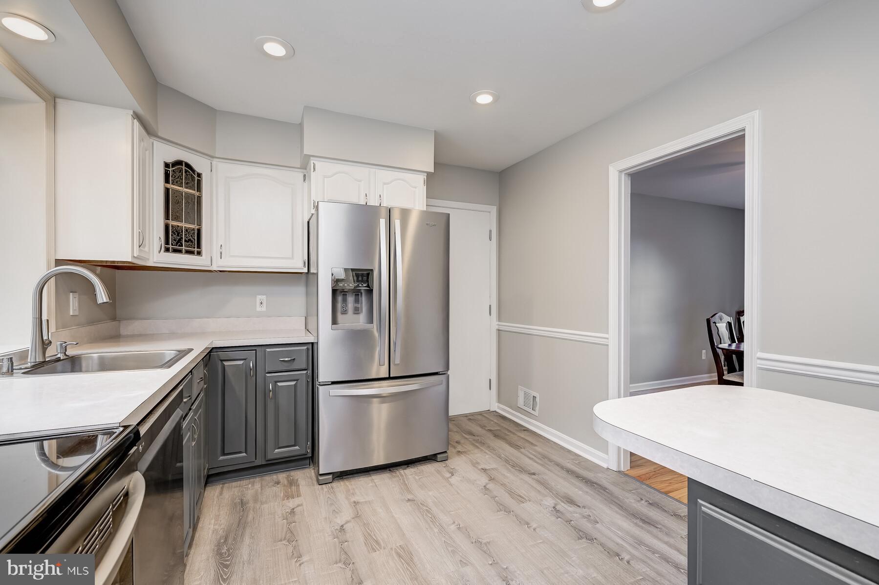 414 Edgewater Road Pasadena, MD 21122 - Photo 19 of 40 Kitchen with ample cabinet space!
