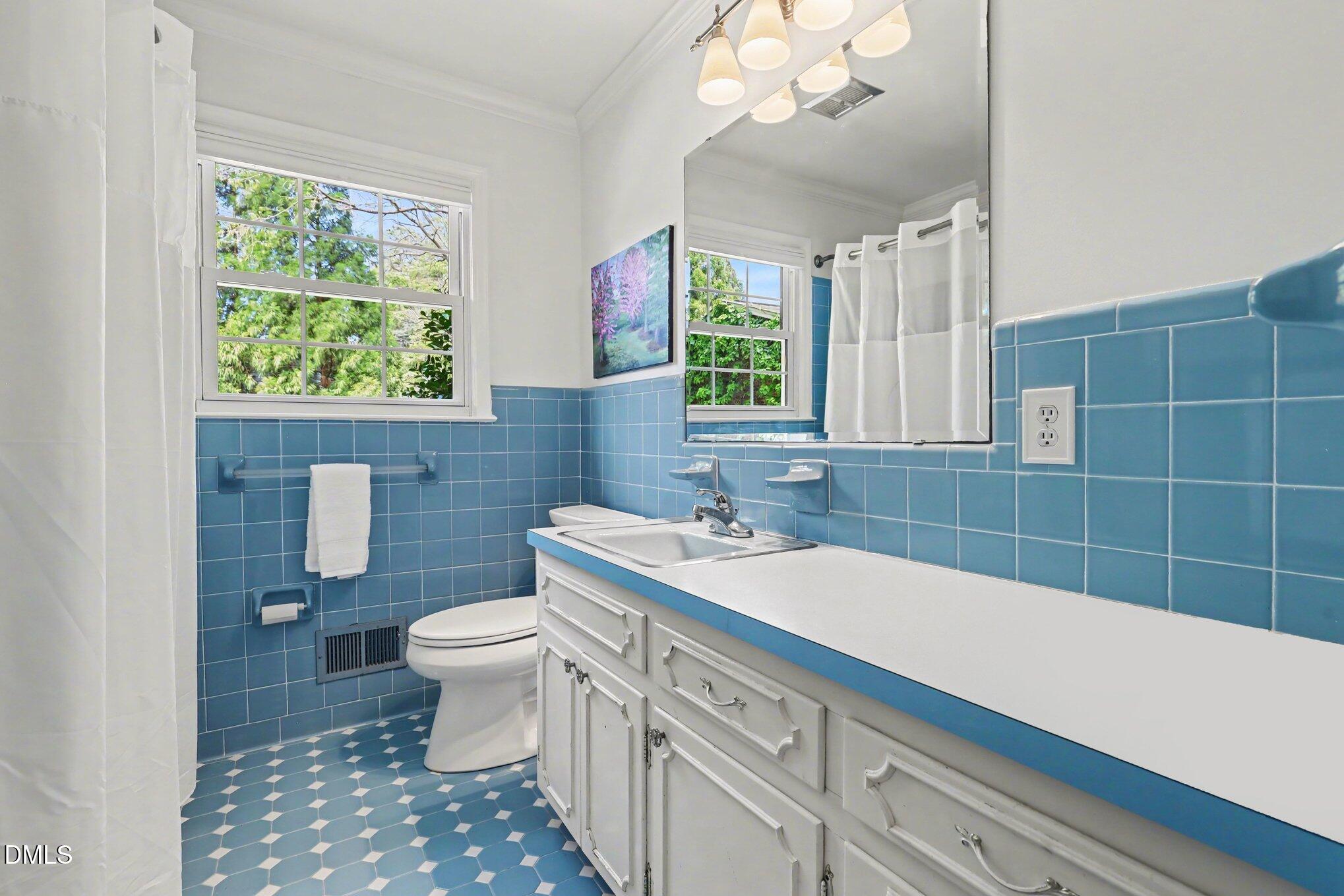 1212 Kershaw Drive Raleigh, NC 27609 - Photo 30 of 42 Full Bath