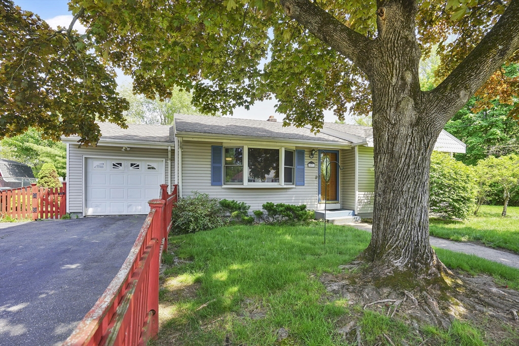 57 Tavistock Street Springfield, MA 01119 - Photo 2 of 21