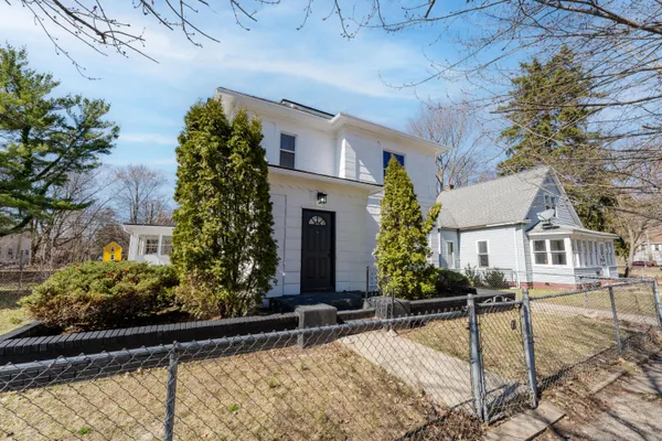 $175,900 | 758 Pearl Street, Benton Harbor, MI 49022