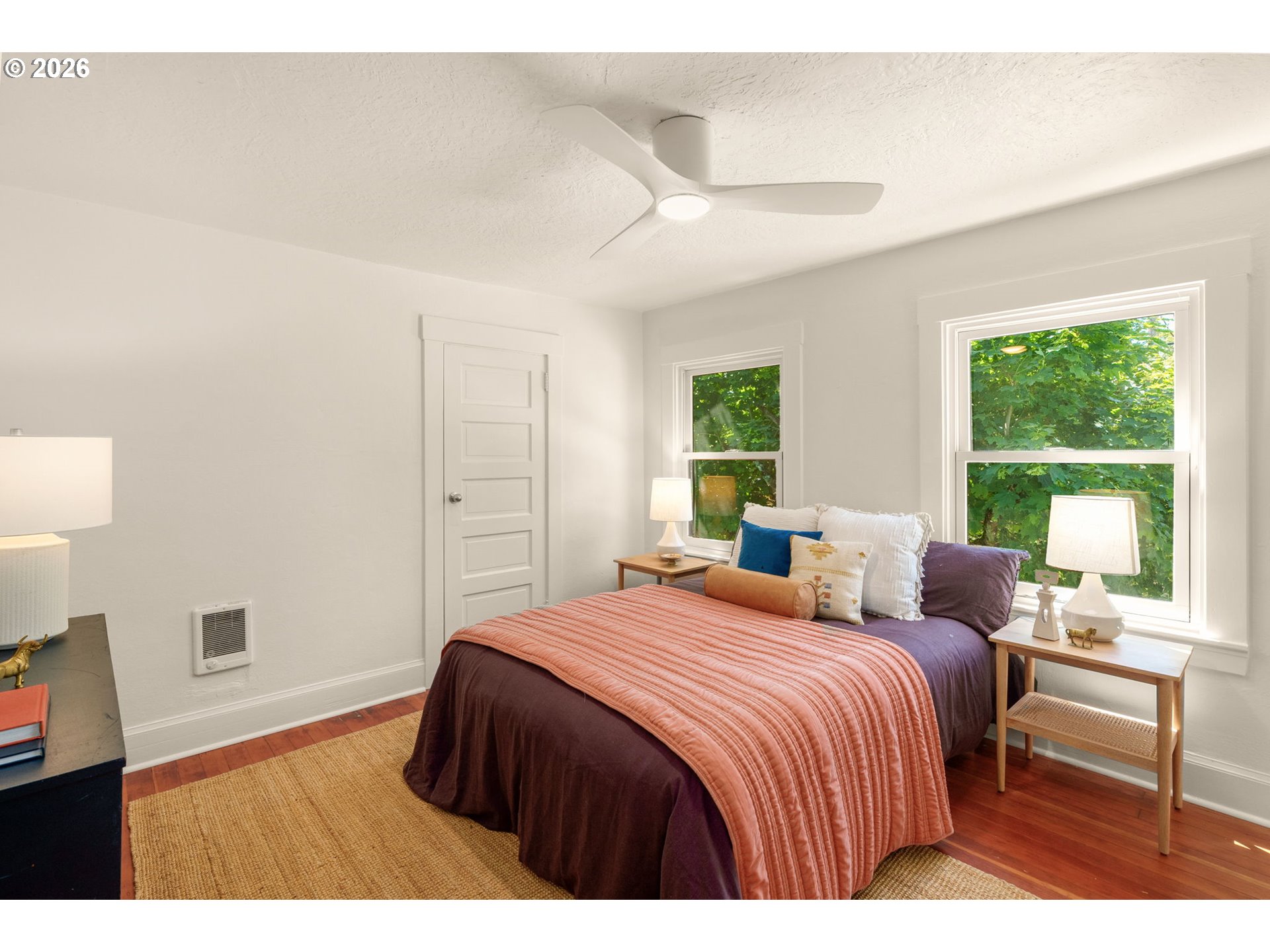 402 Southeast 31st Avenue Portland, OR 97214 - Photo 13 of 30 Bedroom