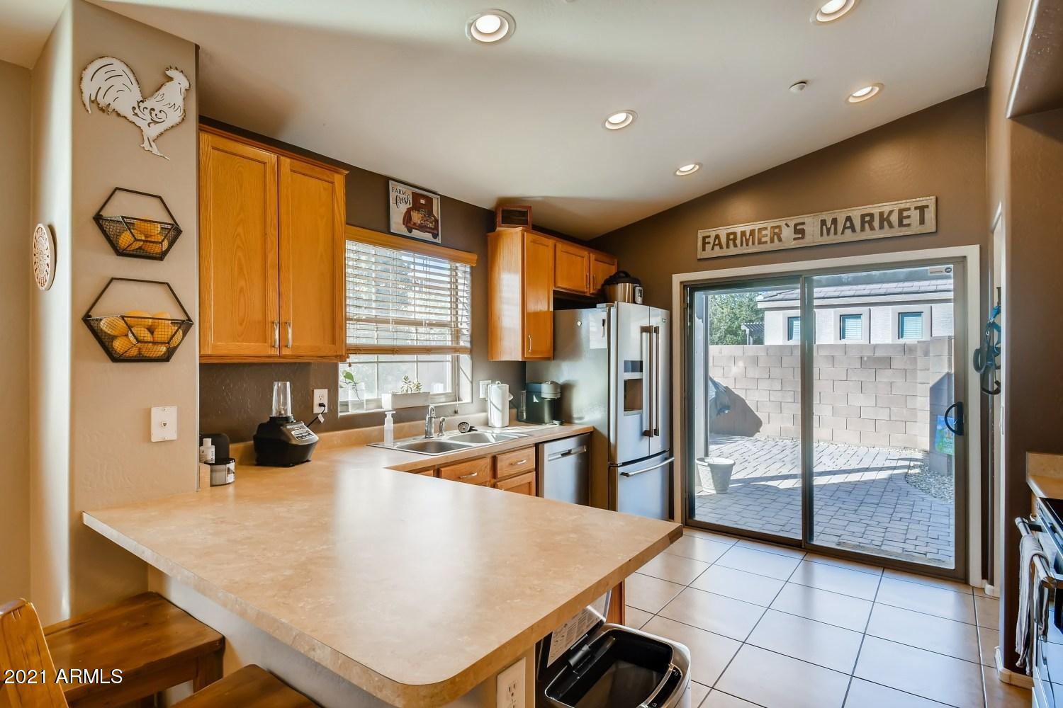 1728 South Martingale Road Gilbert, AZ 85295 - Photo 5 of 18 1728 S Martingale Rd Gilbert AZ - Web Qu