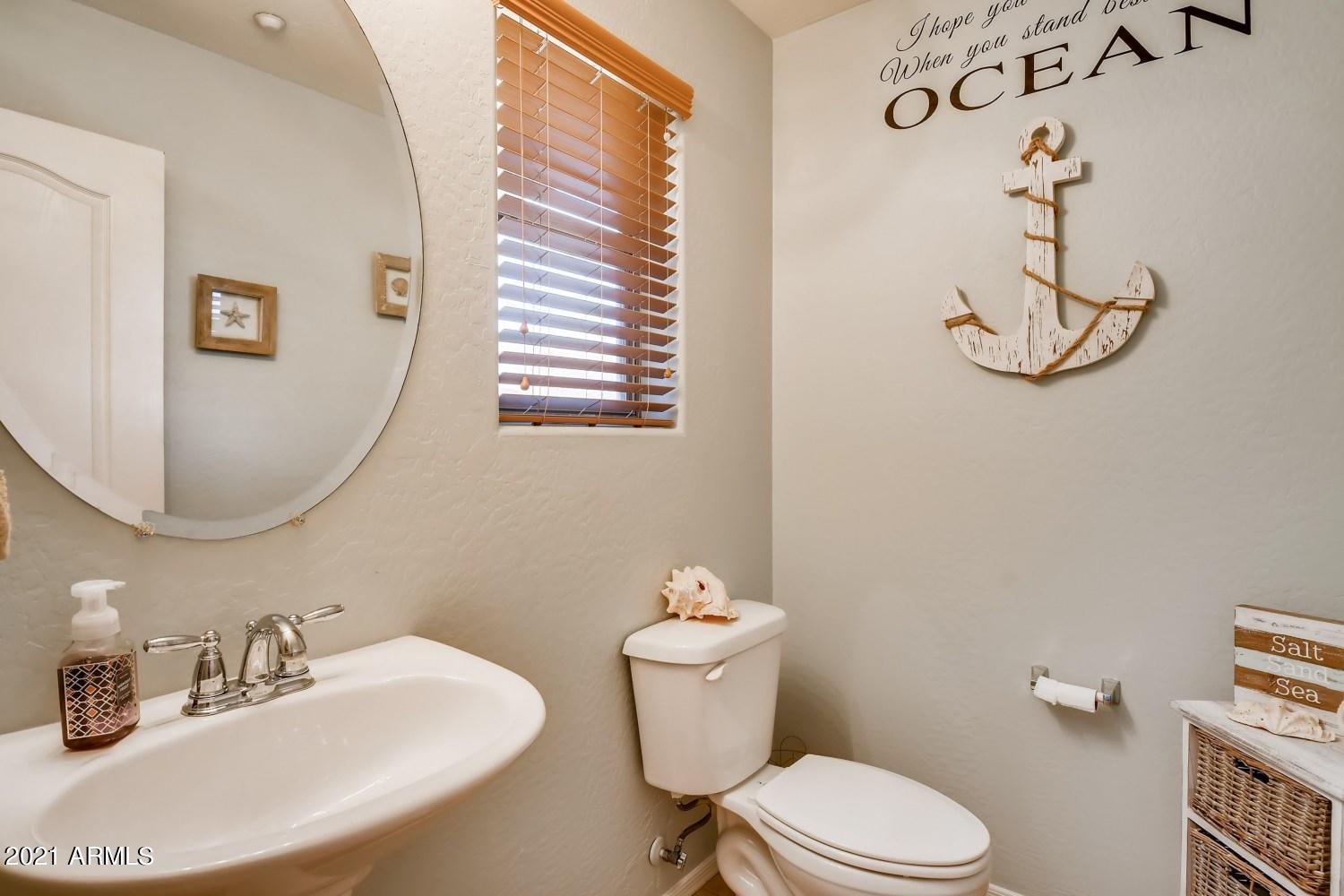 1728 South Martingale Road Gilbert, AZ 85295 - Photo 8 of 18 1728 S Martingale Rd Gilbert AZ - Web Qu