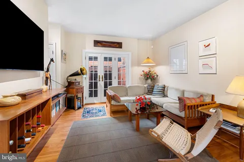$689,000 | 121 West Lee Street, Baltimore, MD 21201
