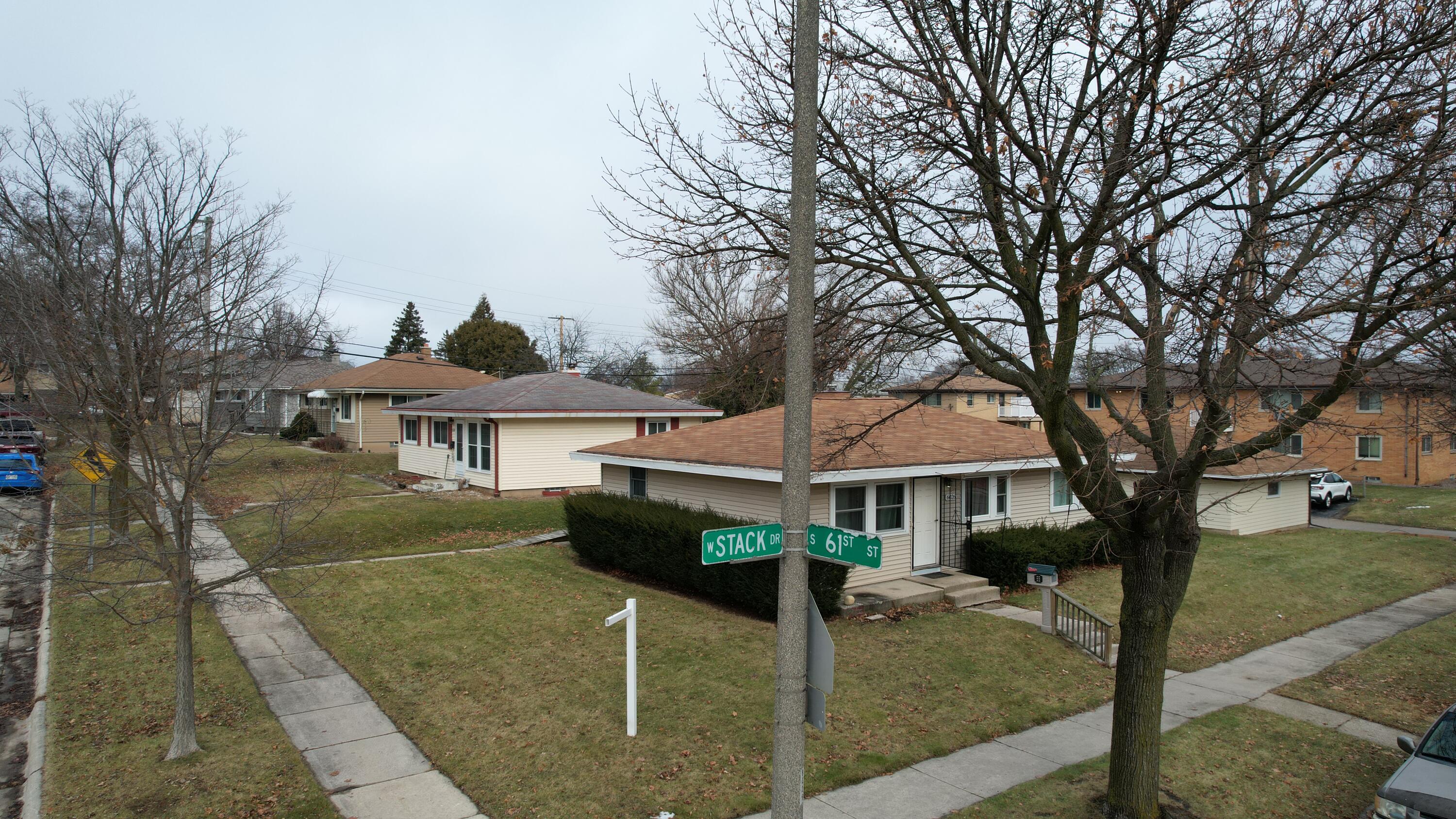 6026 West Stack Drive Milwaukee, WI 53219 - Photo 25 of 35 dji_fly_20260107_131226_227_176781626635