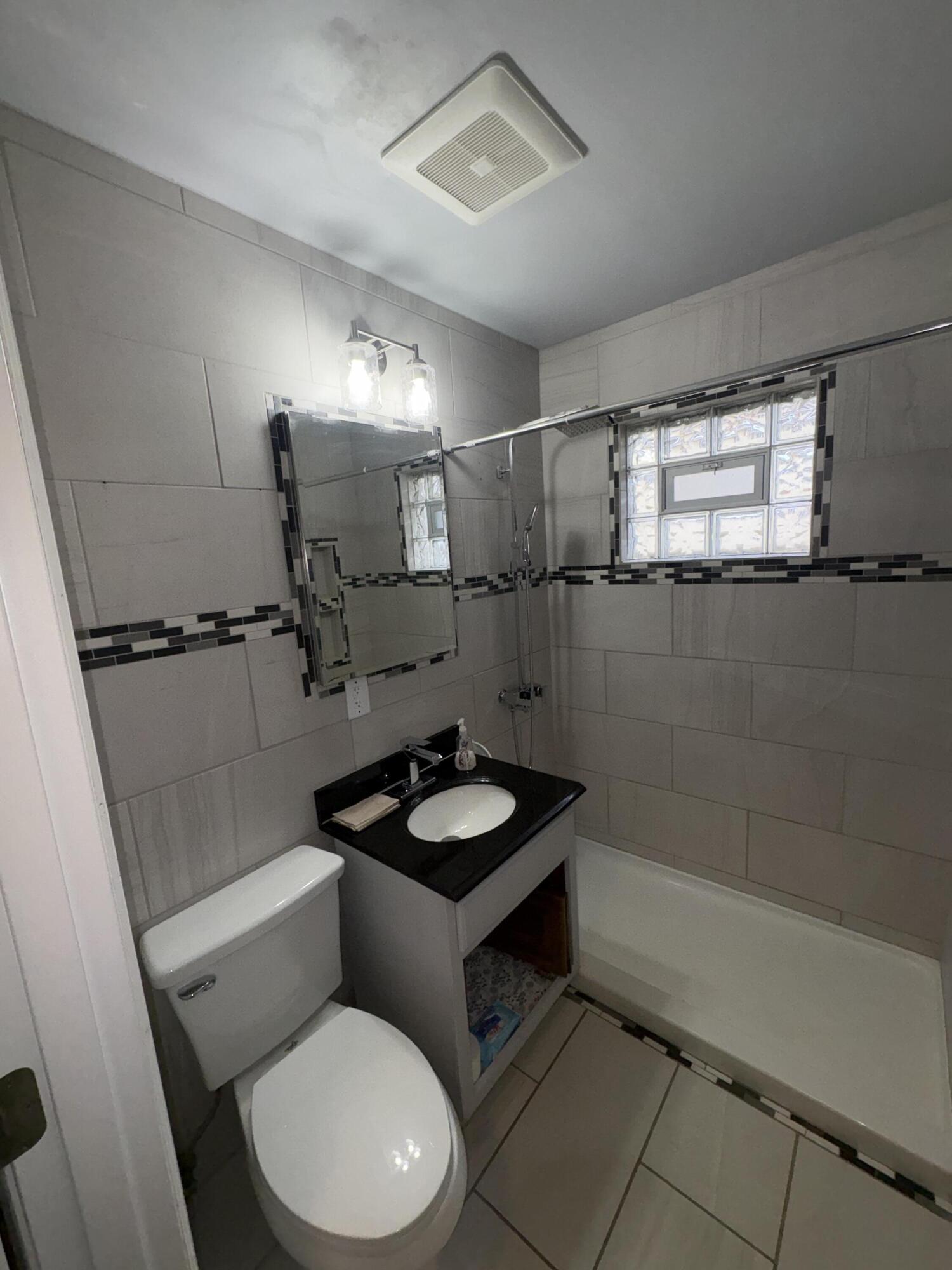 6026 West Stack Drive Milwaukee, WI 53219 - Photo 10 of 35 IMG_5246