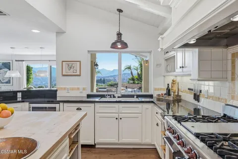 $2,295,000 | 987 Brookview Avenue, Westlake Village, CA 91361