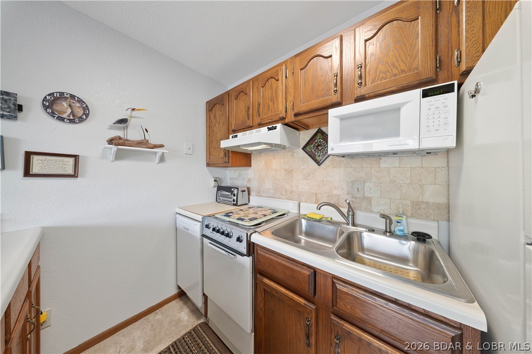 1442 Nichols Road, Unit H302 Osage Beach, MO 65065 - Photo 3 of 63