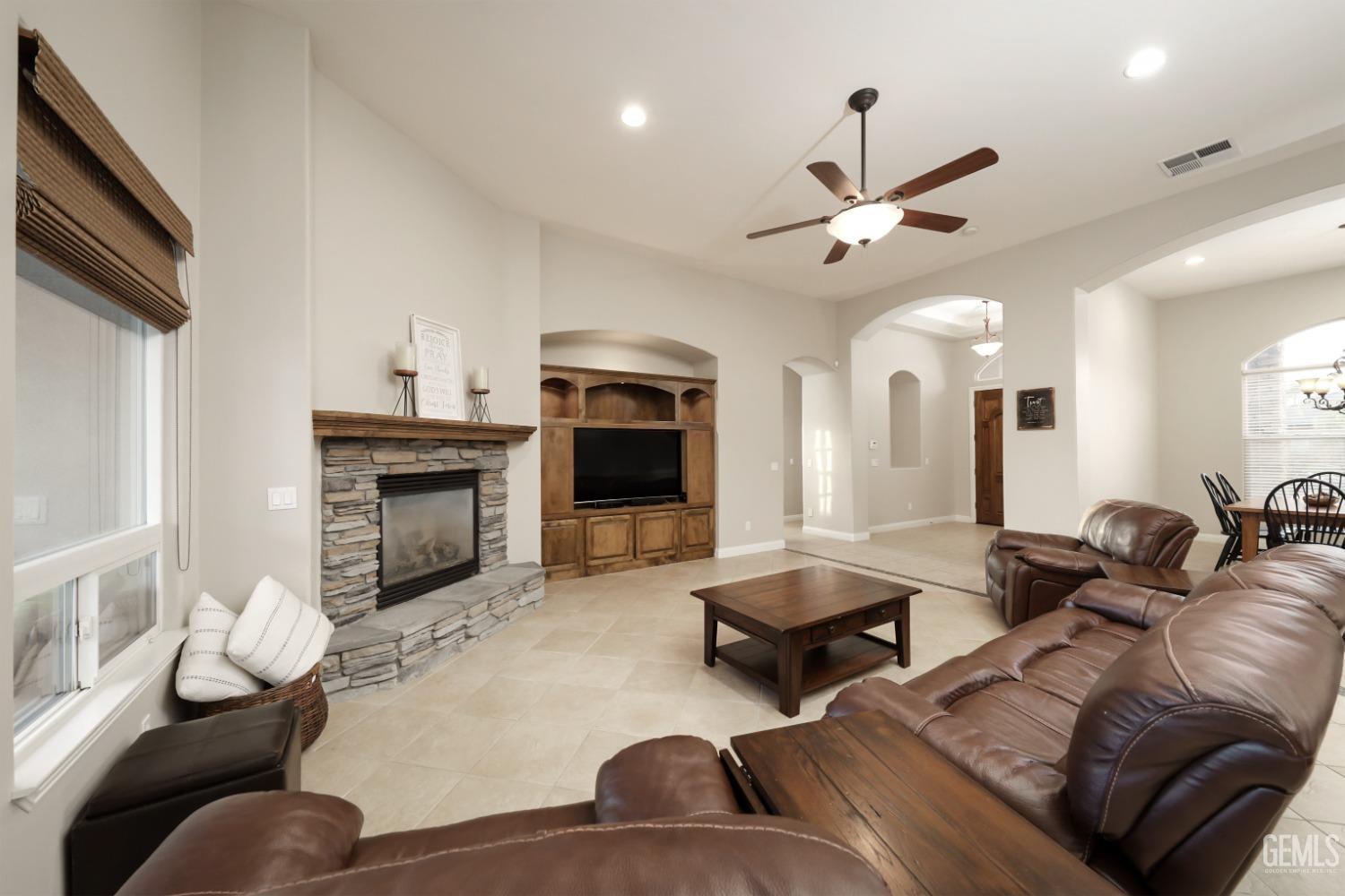 Undisclosed Address Bakersfield, CA 93314 - Photo 8 of 57