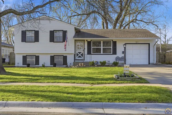 $234,900 | 5213 Southwest 32nd Street, Topeka, KS 66614