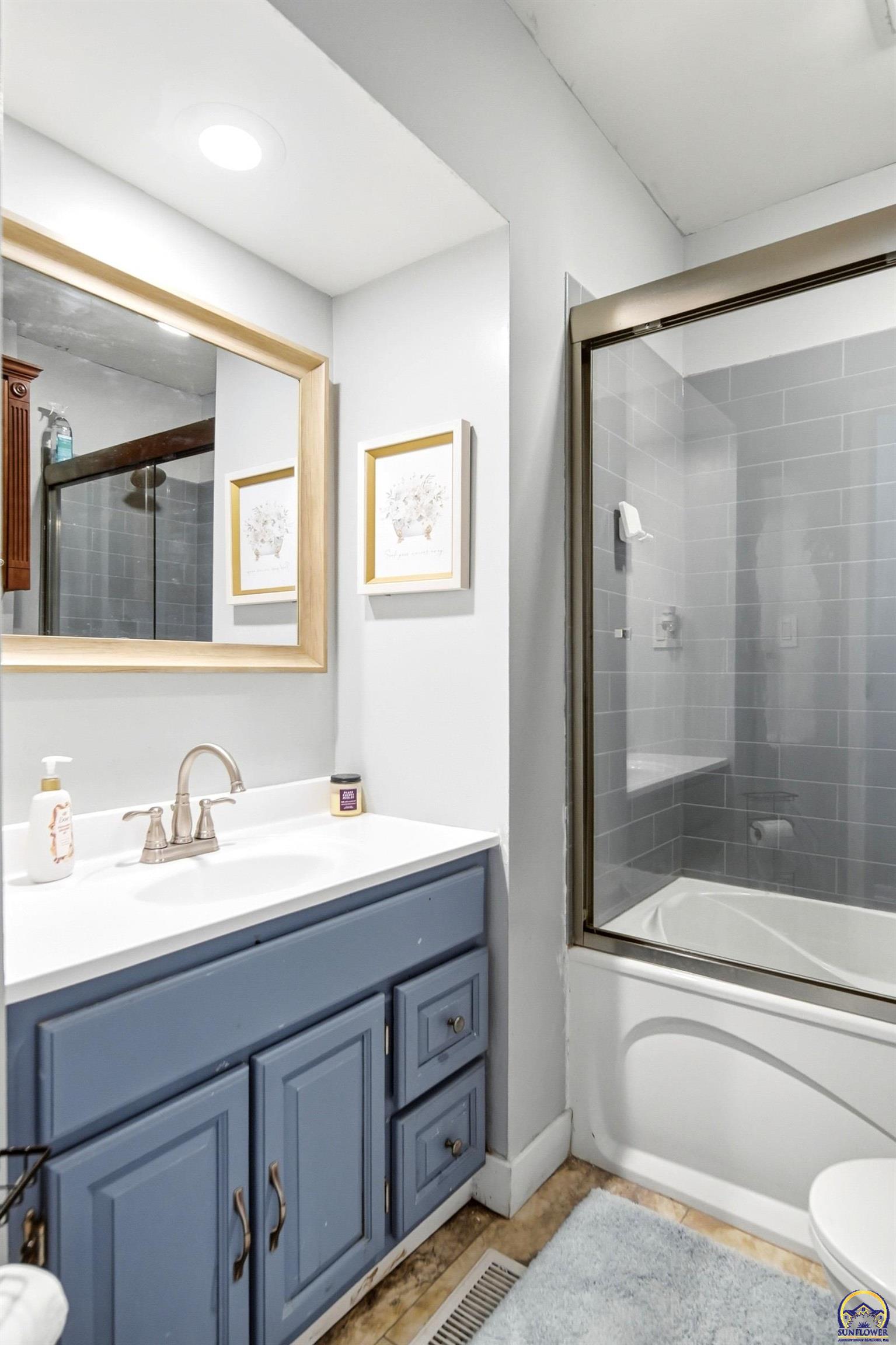 5213 Southwest 32nd Street Topeka, KS 66614 - Photo 12 of 19