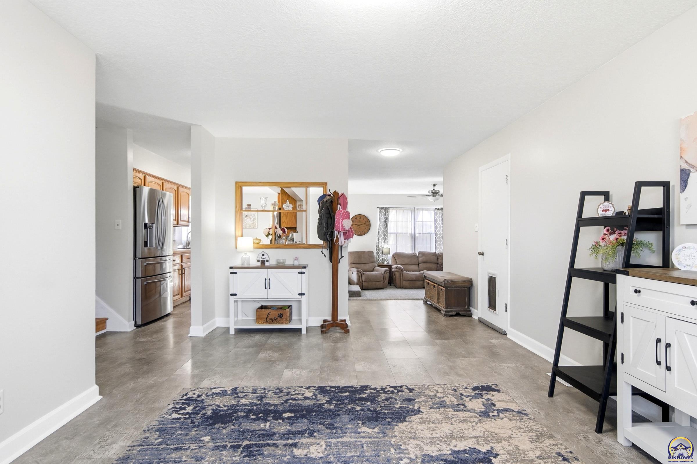 5213 Southwest 32nd Street Topeka, KS 66614 - Photo 2 of 19