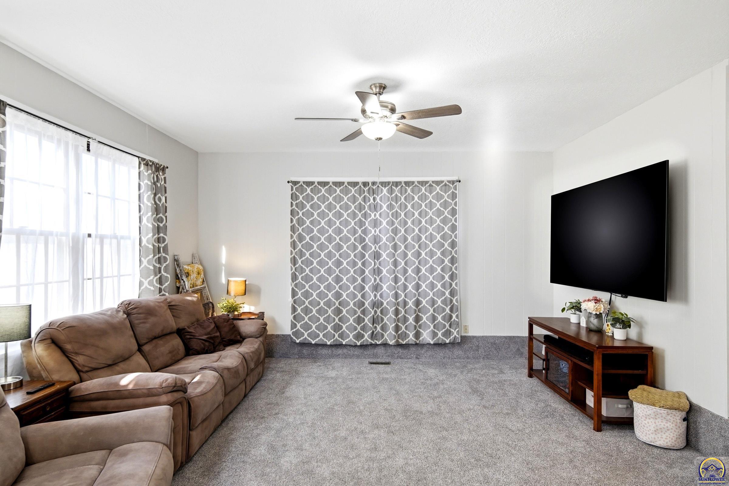 5213 Southwest 32nd Street Topeka, KS 66614 - Photo 8 of 19