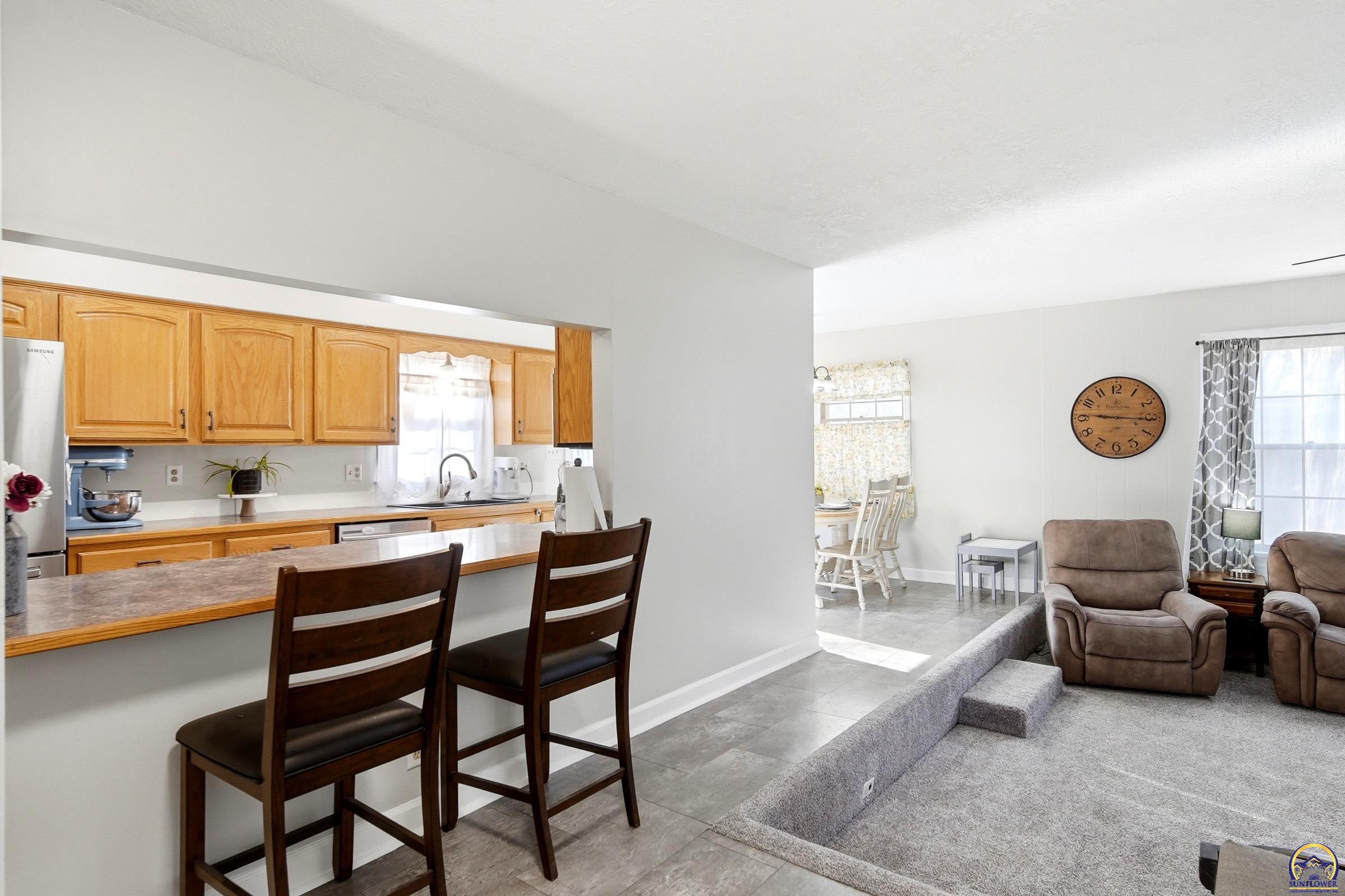 5213 Southwest 32nd Street Topeka, KS 66614 - Photo 9 of 19