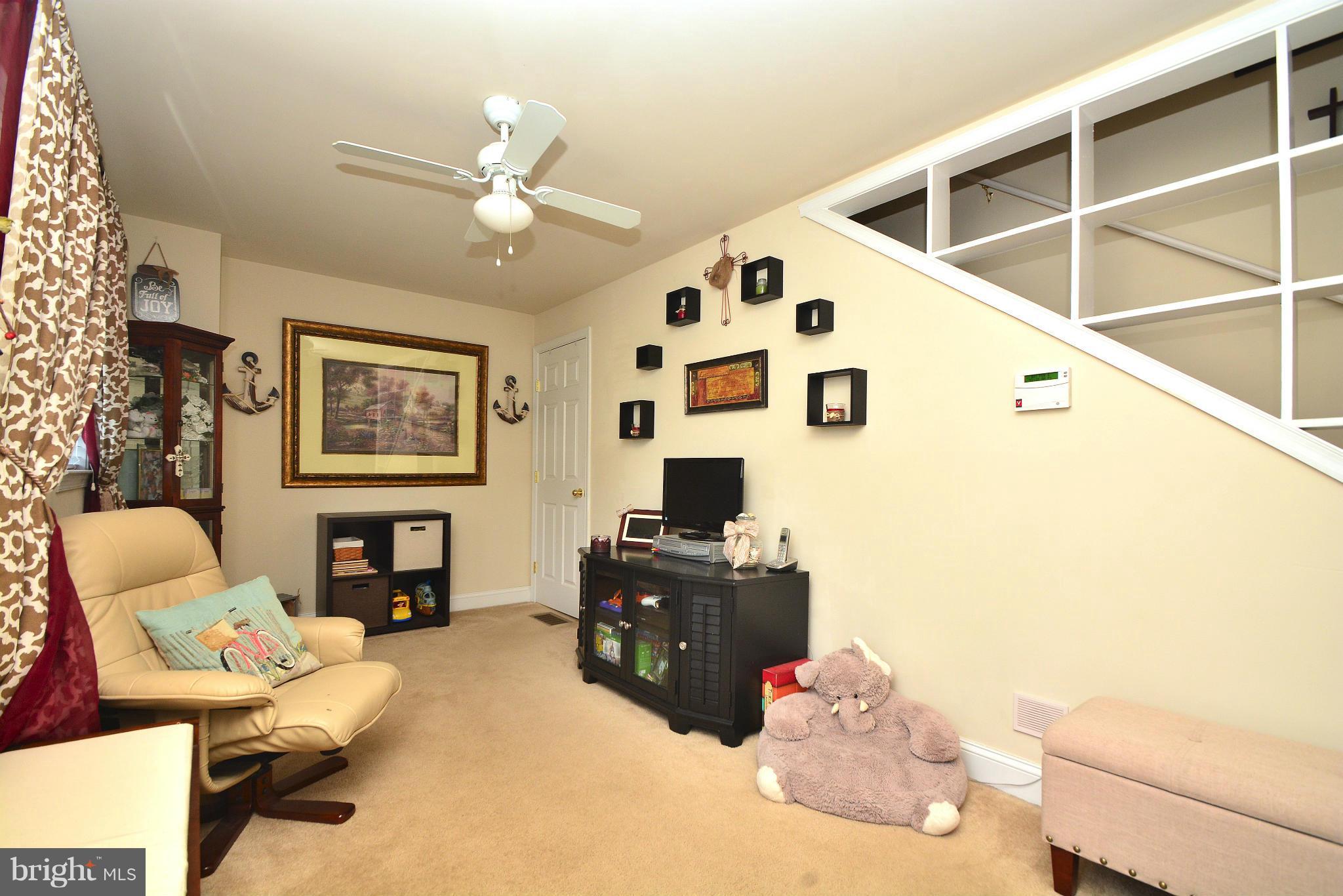 1717 Langley Road Baltimore, MD 21221 - Photo 4 of 24 Living Room