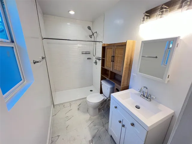 $3,850 | 307 East 38th Street, Austin, TX 78705