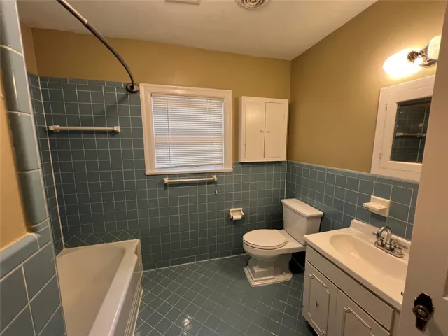 $3,850 | 307 East 38th Street, Austin, TX 78705