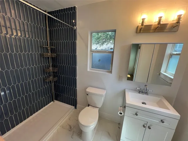 $3,850 | 307 East 38th Street, Austin, TX 78705