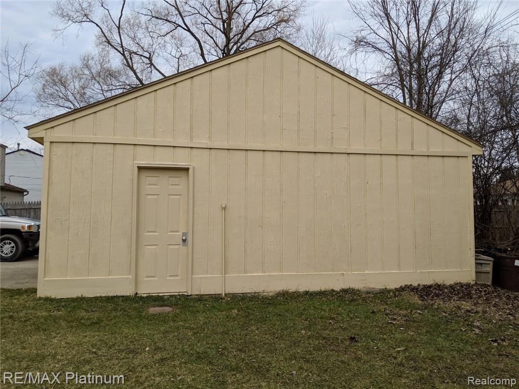 21706 Ruth Street Farmington Hills, MI 48336 - Photo 29 of 32